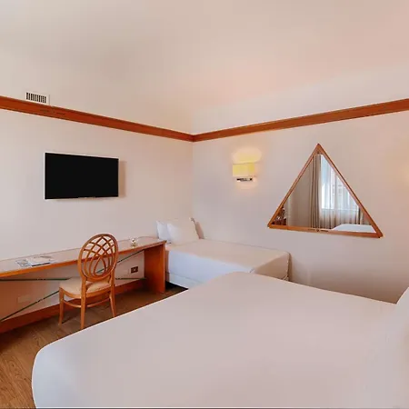 Hotel Nh 4*